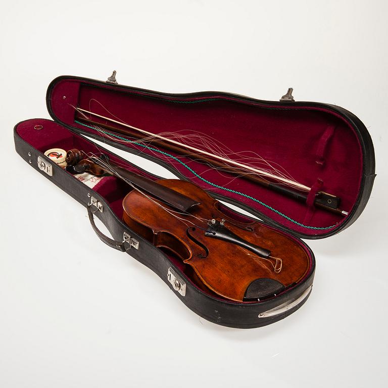 VIOLIN, etikettmärkt Joh. Bapt. Schweitzer, fecit at forman, Hieronym Amati Pestini 1813.