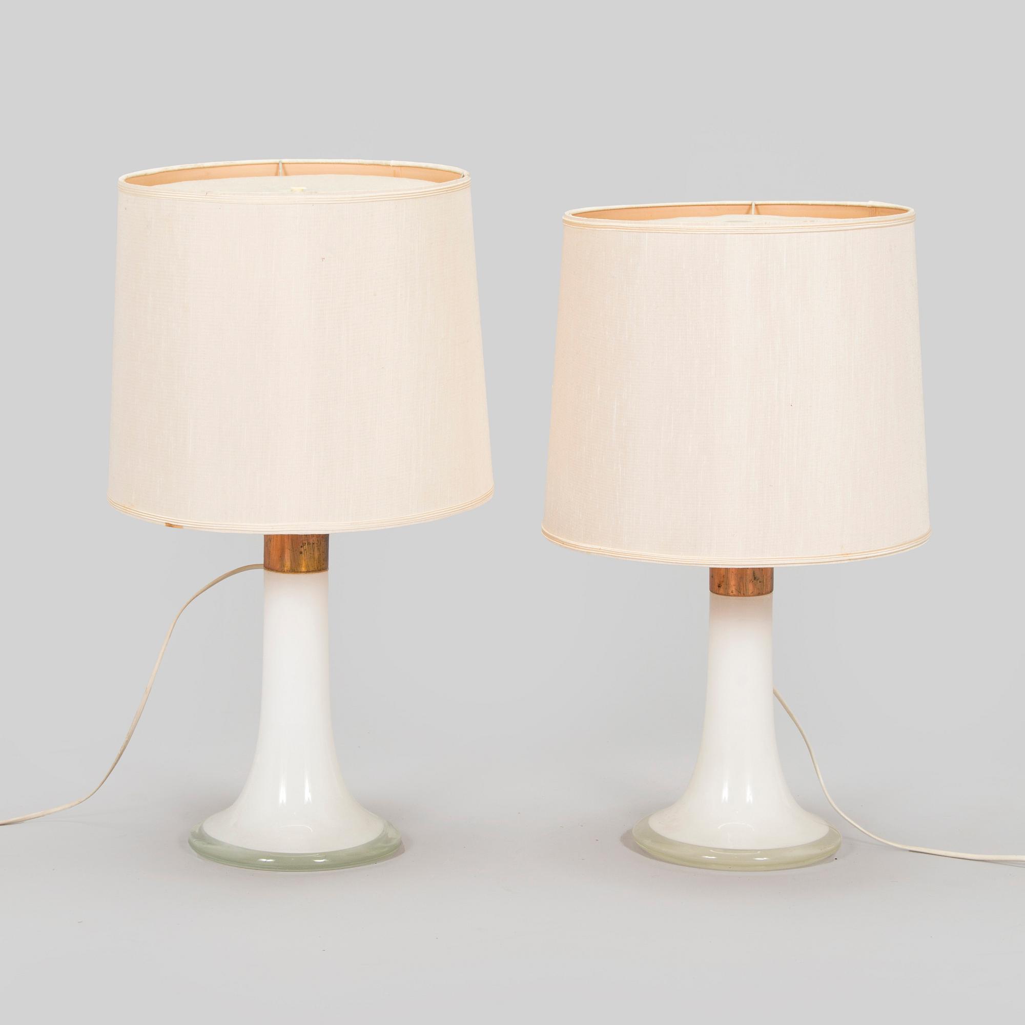 Lisa Johansson-Pape, pöytävalaisimia, 2 kpl, malli 46-017, Stockmann Orno 1960-luku.