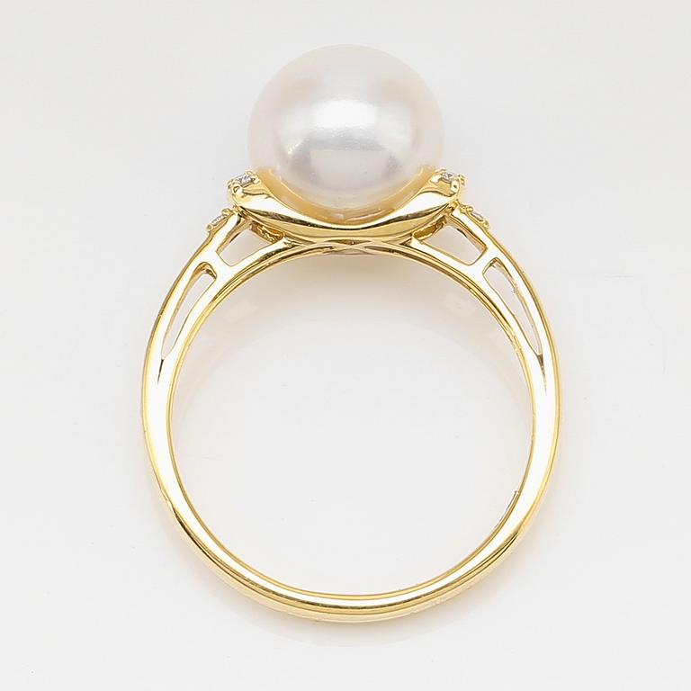 RING, 14K guld, diamanter och odlad pärla.