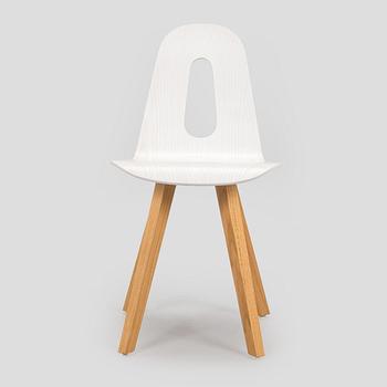 Jouni Leino, Stol "Oma" (Egen) för Puulon, Jouni Leino Design Studio 2017.