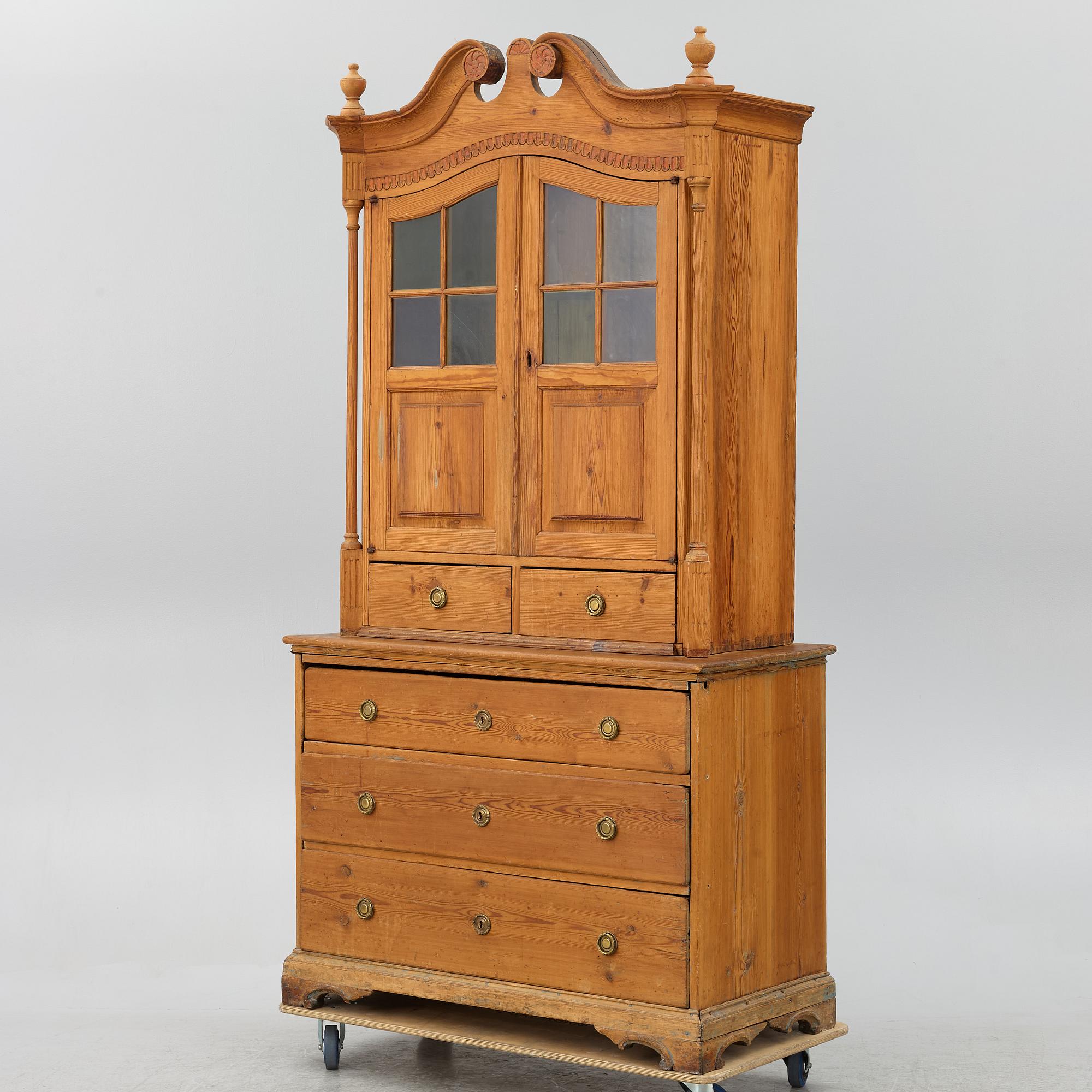 Cabinet, 18th century.