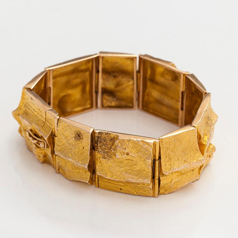 Björn Weckström, a 14K gold bracelet 'Golden stream' for Lapponia 1967.