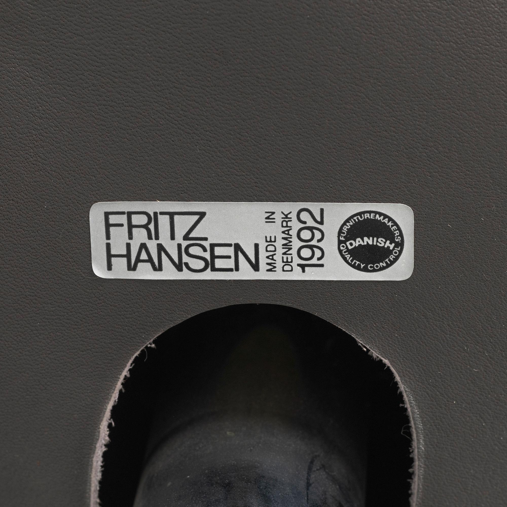 Arne Jacobsen, a swivel easy chair, 'The Egg', Fritz Hansen 1992.