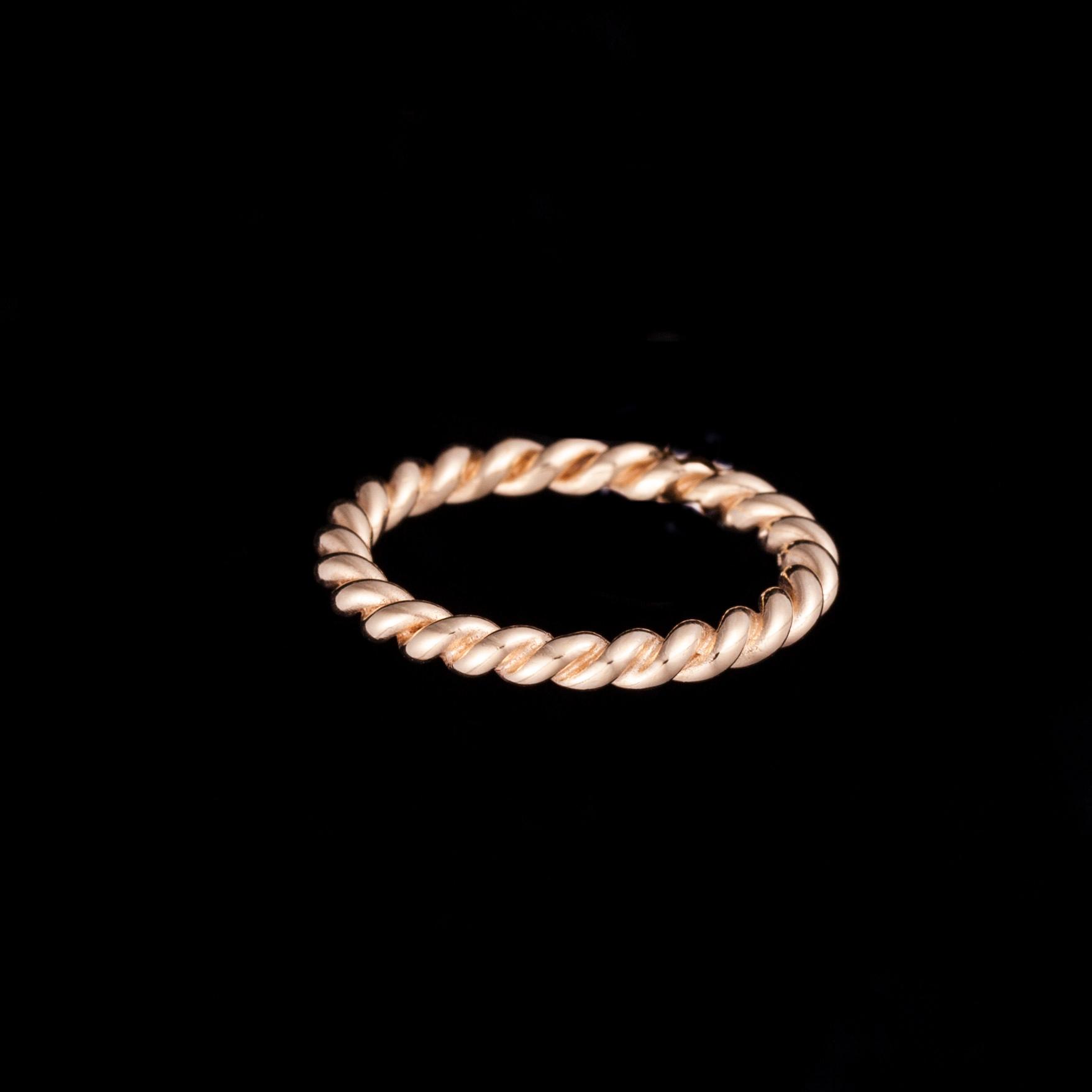 RING, 14K guld. Vikt ca 3,3 g.