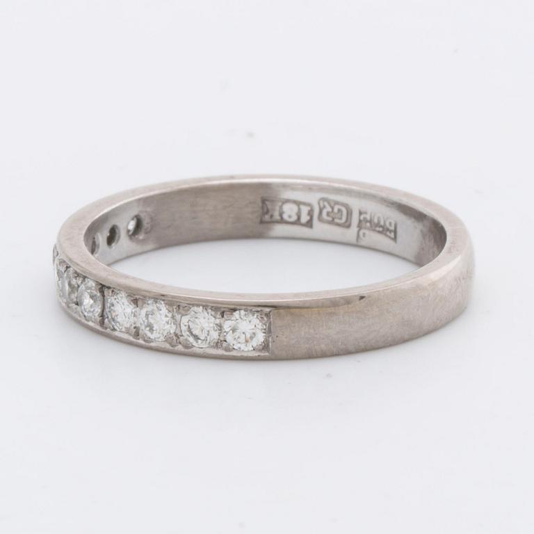 ETERNITY BAN 11 brilliant-cut diamonds approx 0,40 ct.