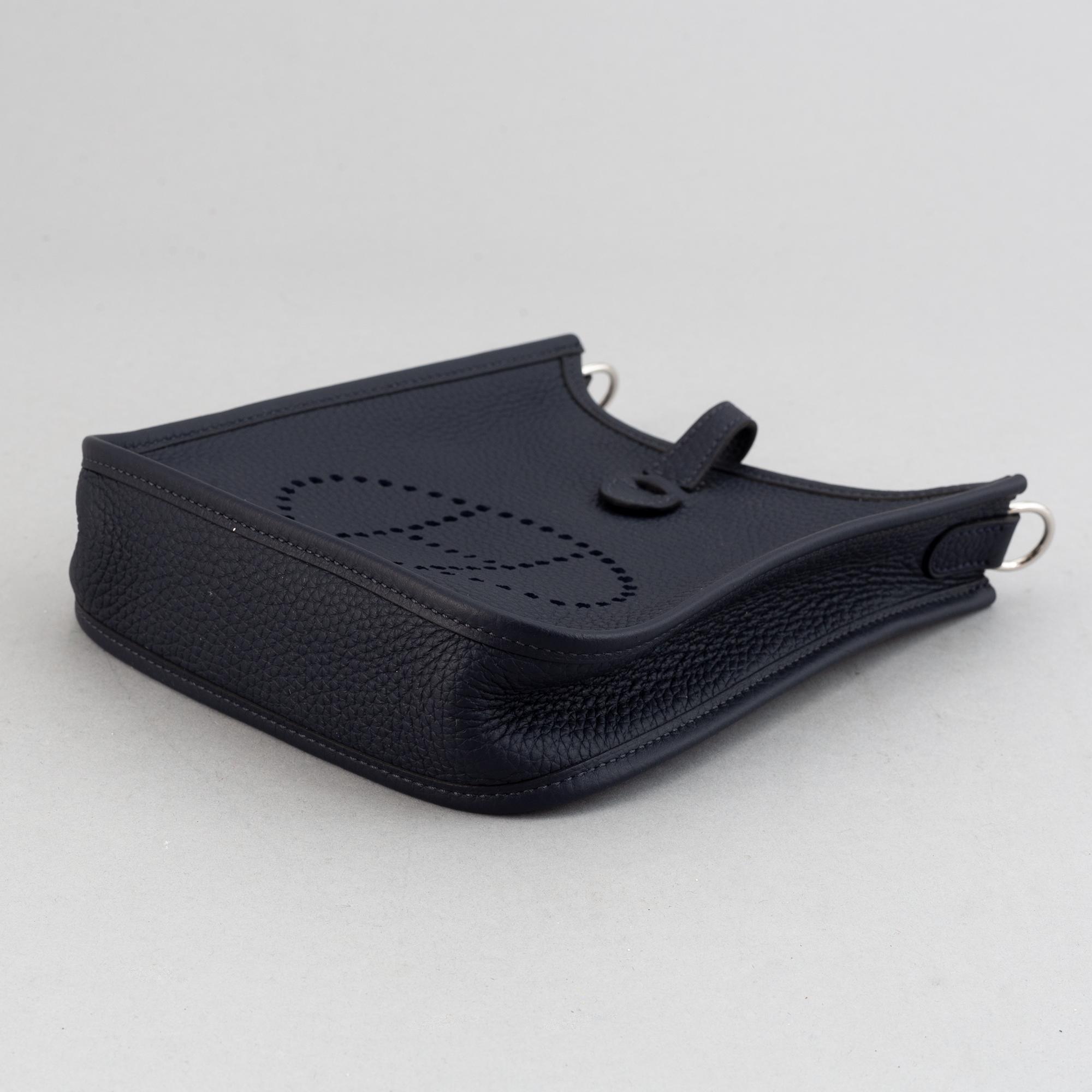 Hermès, an 'Evelyn' leather handbag.