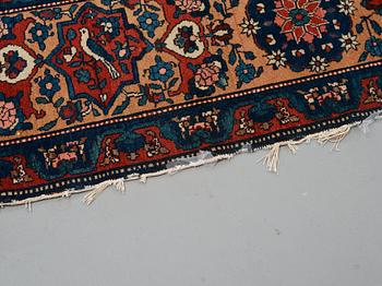 Matto, semi-antique, Chaharmahal/Bakhtiari Province, ca 386, 223,5 cm ( ca 2,5-3,5 cm flat weave at the ends).