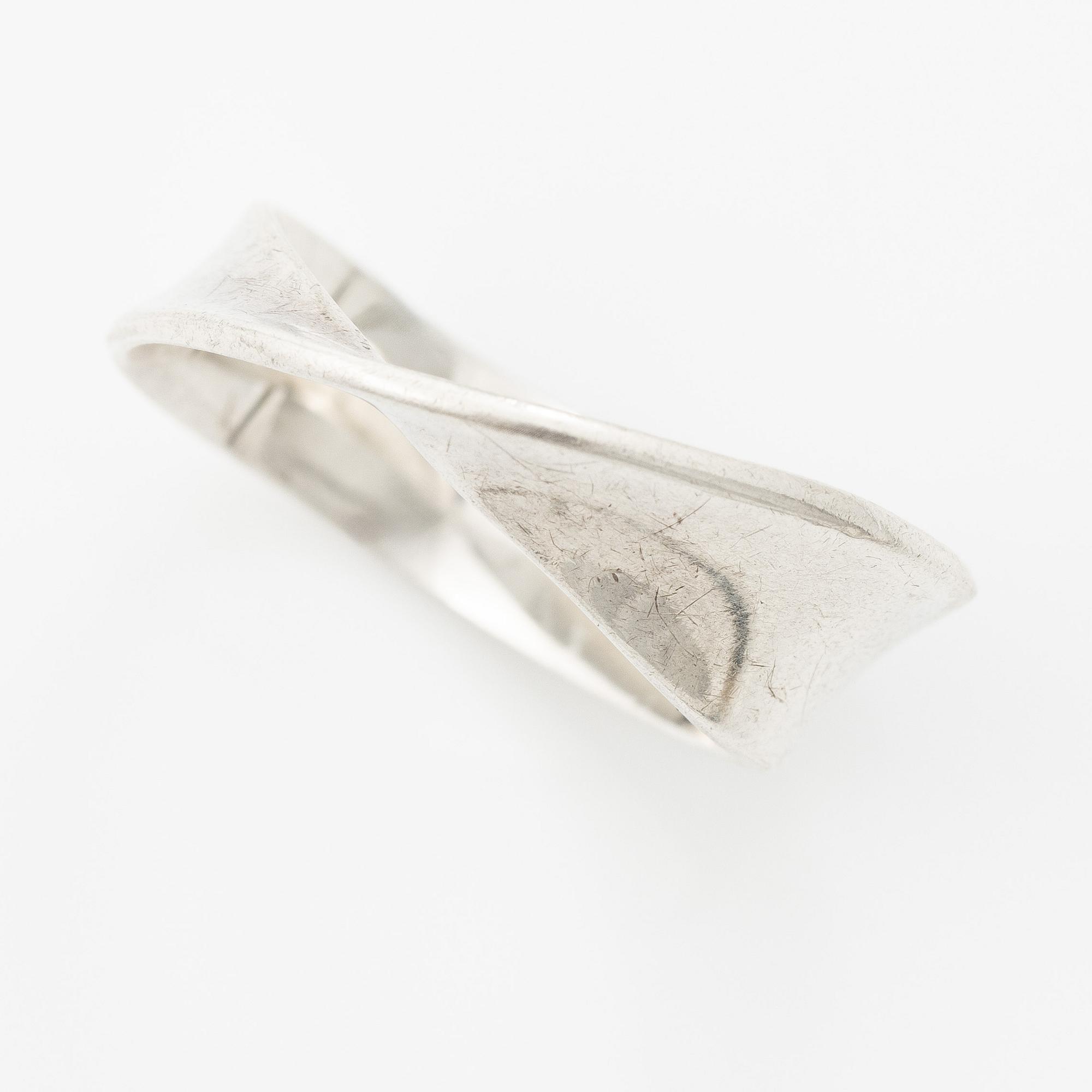 Vivianna Torun Bülow-Hübe, ring, sterling silver, for Georg Jensen, Denmark.