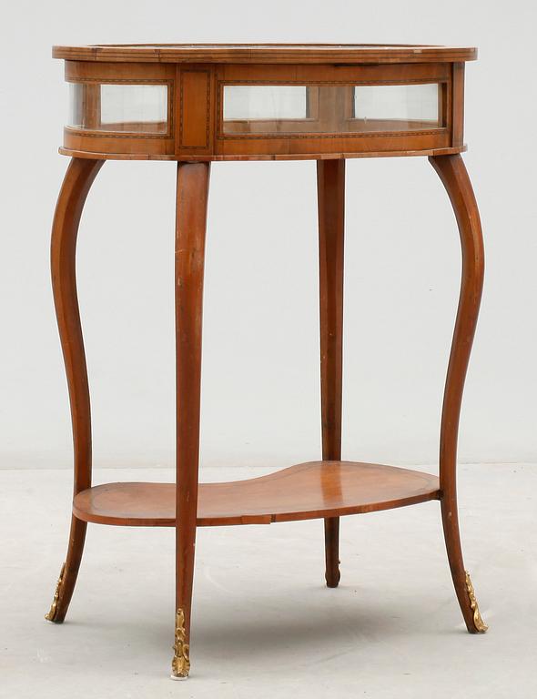 MONTERBORD, omkring år 1900.