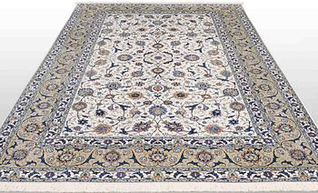 A so called Royal Kashan carpet, ca 344 x 237 cm.