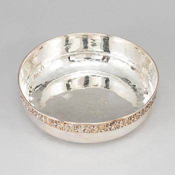 A silver 800 bowl.