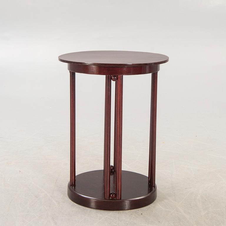 An early 1900s Thonet table.