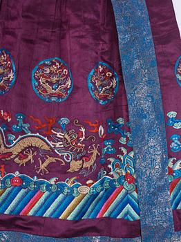 Kjol, broderat siden. Qingdynastin (1644-1912).