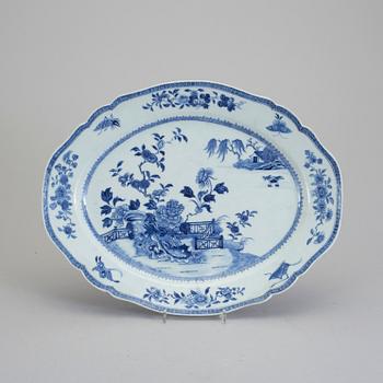 STEKFAT, porslin, Kina, Qianlong (1736-95).