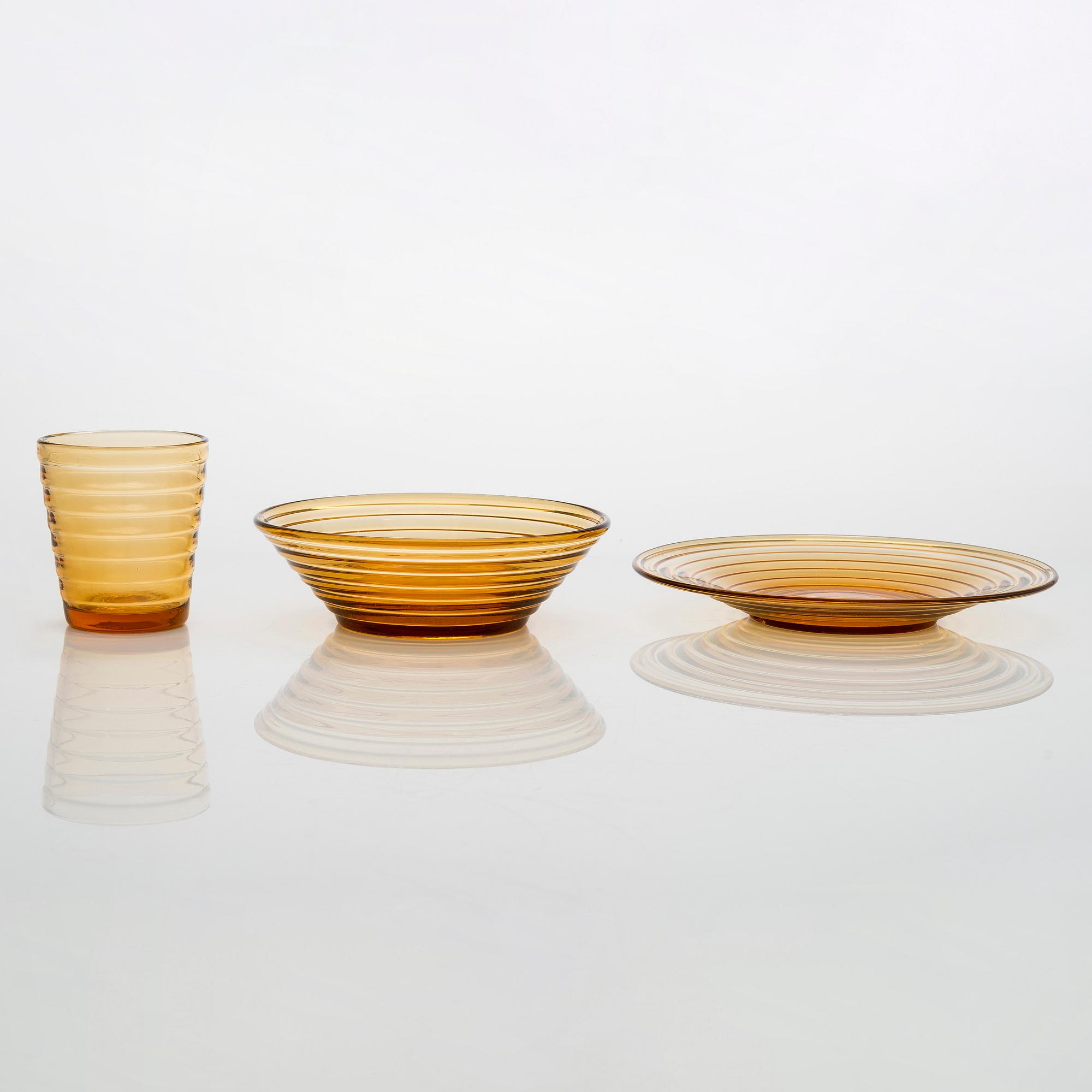 Aino Aalto, servisdelar, 3 st, "Bölgeblick" ,för Karhula Glasbruk 1930-tal.