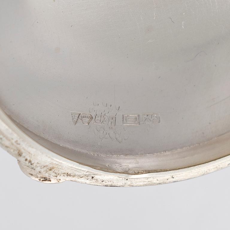 Kirsti Ilvessalo, A silver and enamel box and powder compact, Tillander Helsinki 1950–1951.