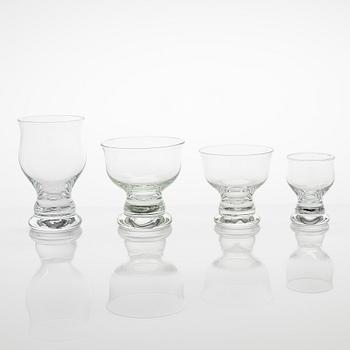 Inkeri Toikka, lasisto, 46 osaa, "Viapori", Nuutajärvi.
