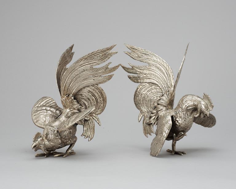A set of two Italian decorative roosters, 20th century.