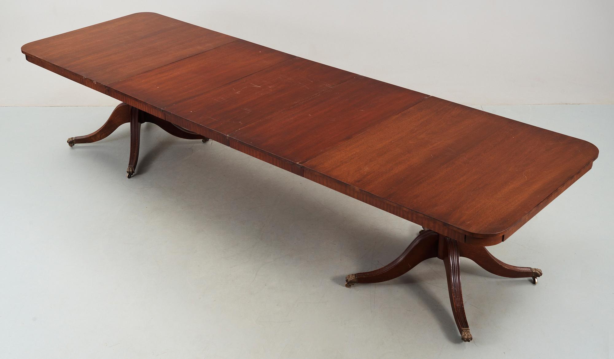 MATSALSMÖBEL, 13 delar. Engelsk stil, 1900-tal.