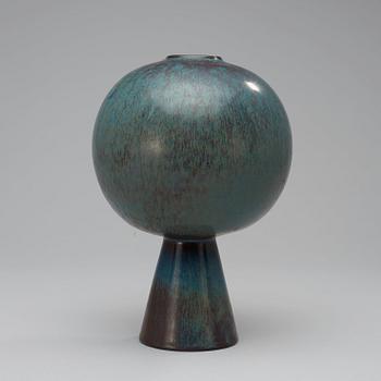 A Stig Lindberg stoneware vase, Gustavsberg Studio 1956.