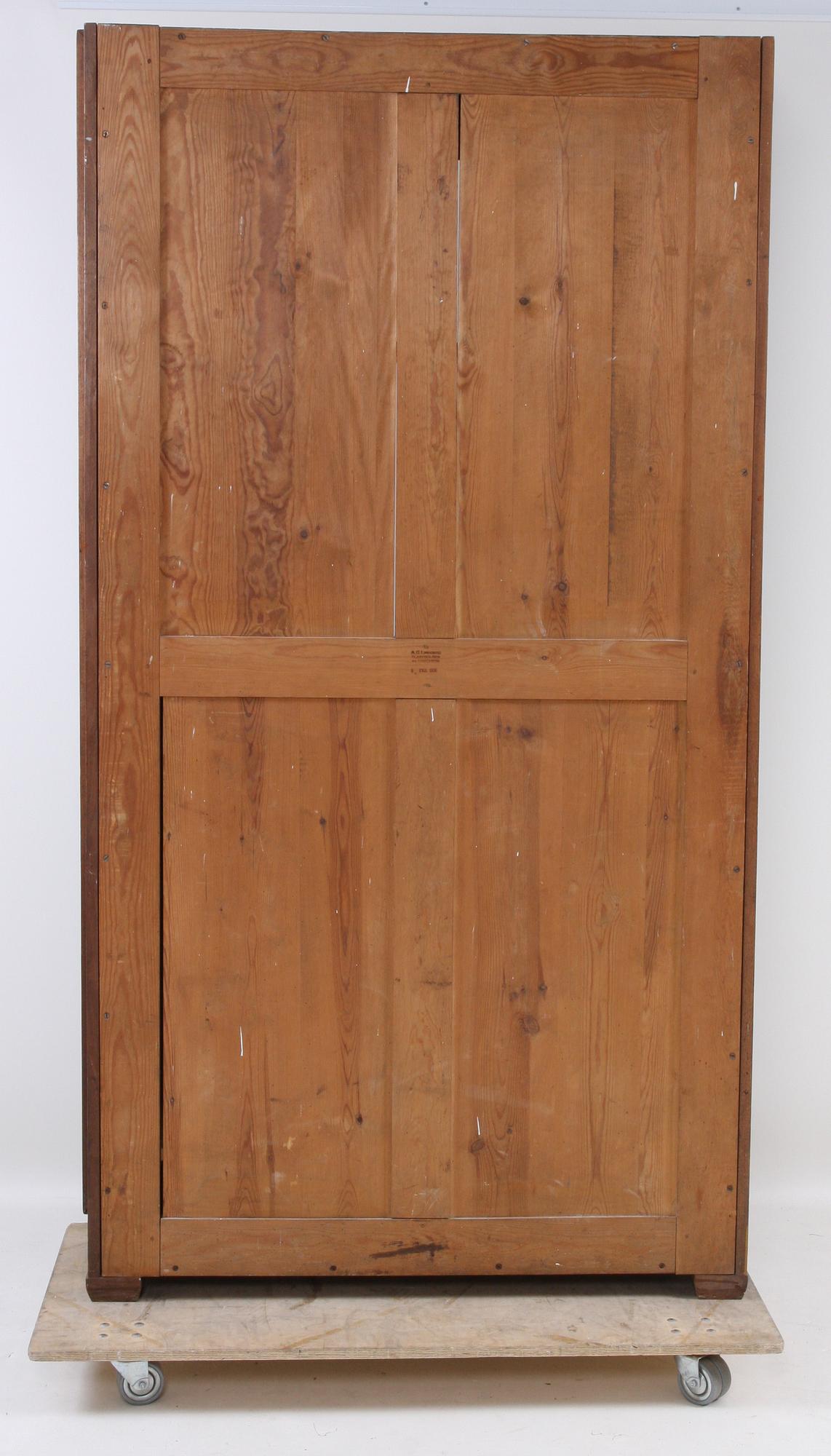 BOKHYLLA, 1900-talets första hälft.