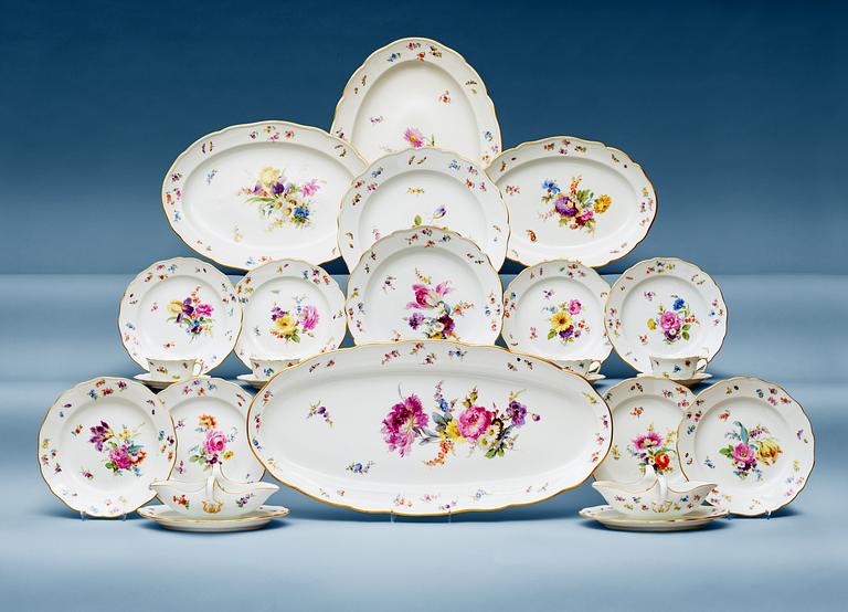 A Meissen dinner service, ca 1900. (88 pieces).