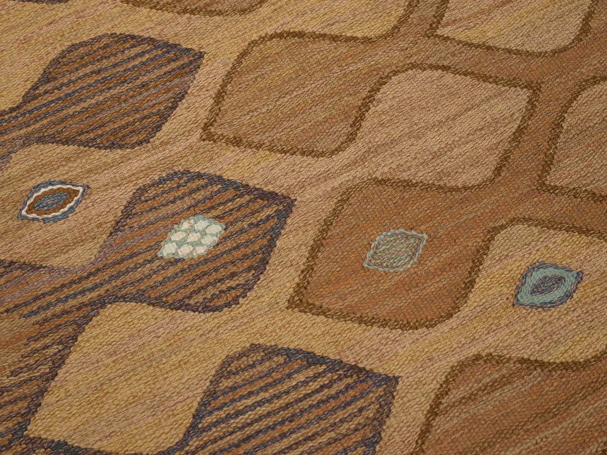 Barbro Nilsson, A carpet, "Finspong, lättbrun" ("Kringelikroka"), flat weave, ca 298 x 203-204 cm, signed AB MMF BN.