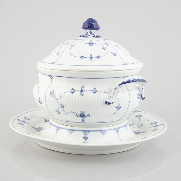 A 'Blue Fluted Plain' / 'Musselmalet' tureen with cover and stand, Royal Copenhagen, model 223, 19th century.