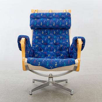 Bruno Mathsson, fåtölj, "Pernilla Roto" (Pernilla 2), 1900-talets andra hälft.