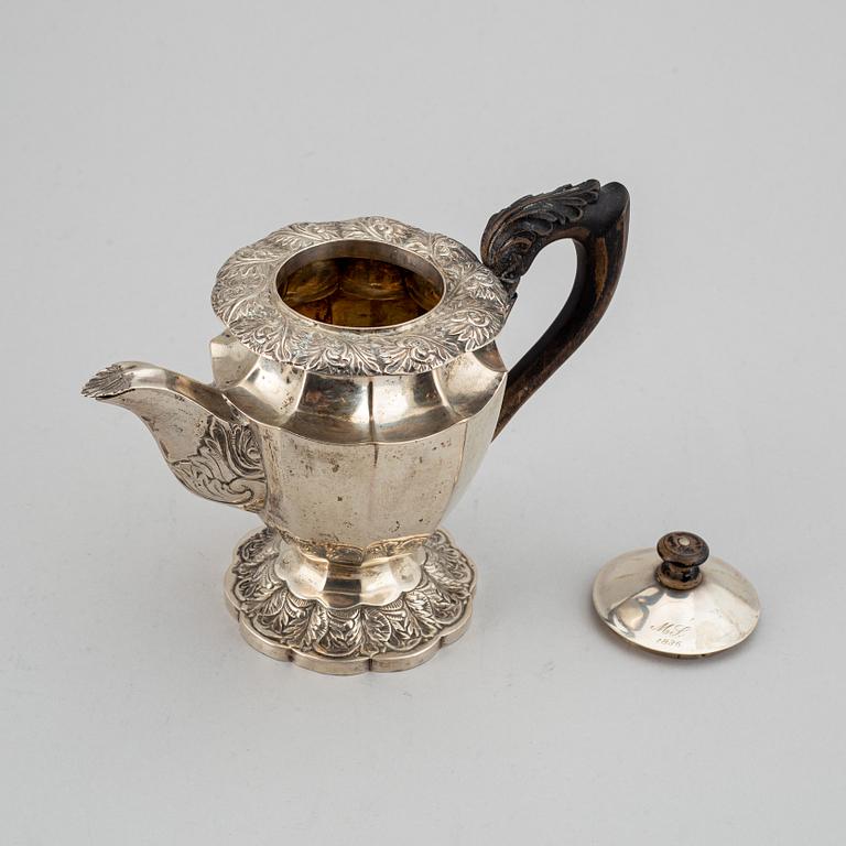 TEKANNA, Silver.