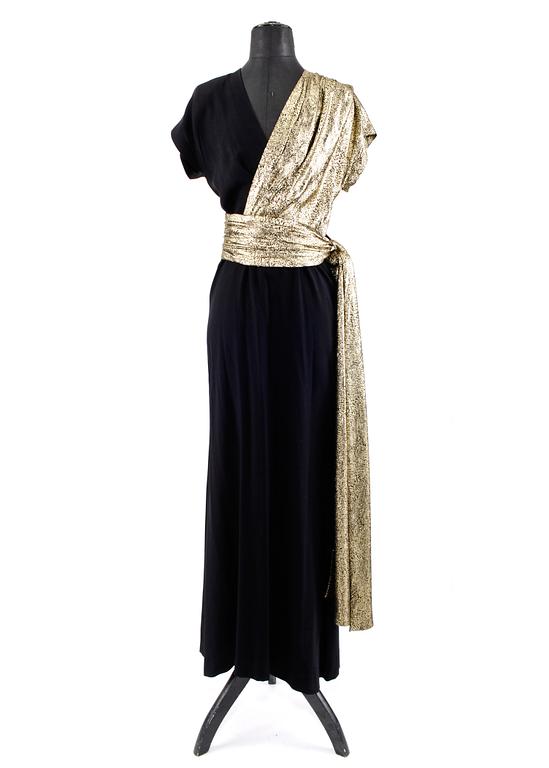 A 1986s long dress by Yves Saint Laurent.