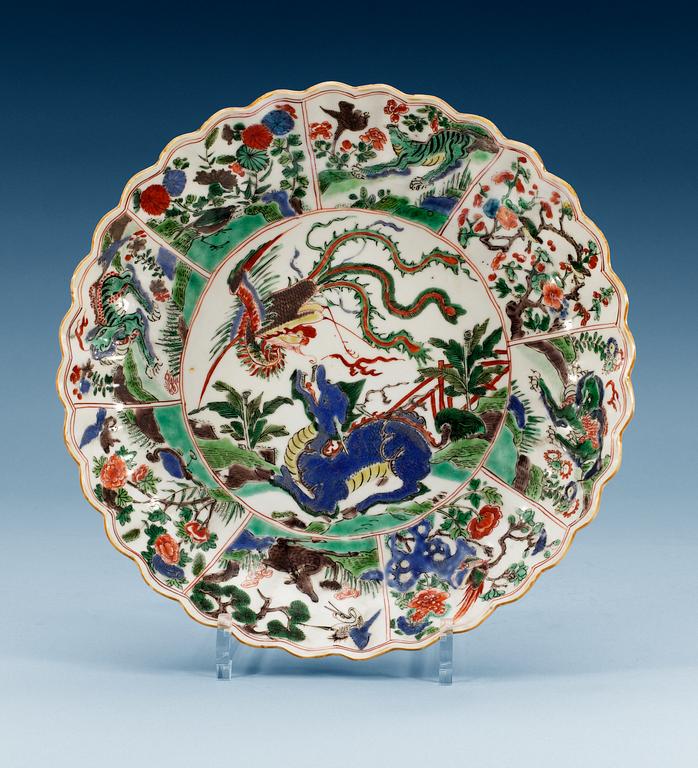 A famille verte charger, Qing dynasty, Kangxi (1662-1722).