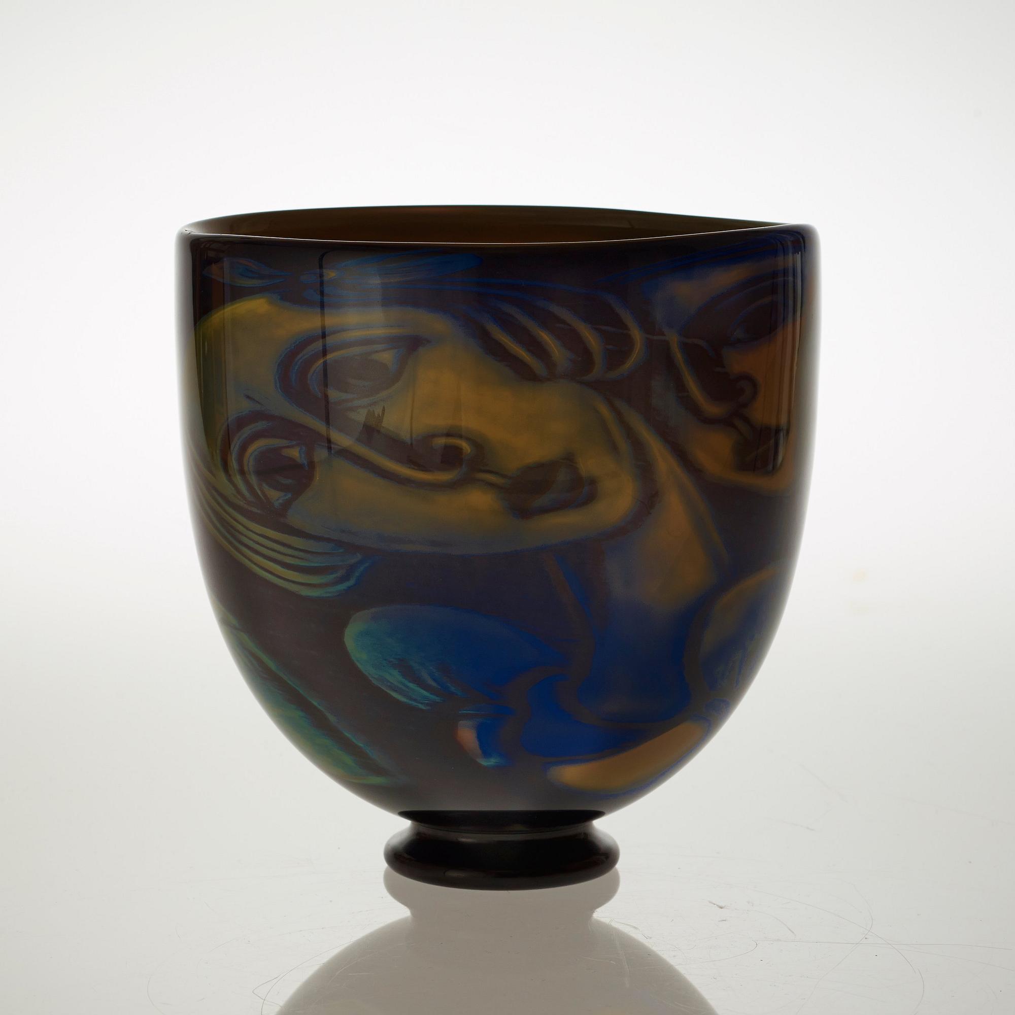 An Eva Englund graal glass vase, Muraya, 1990.