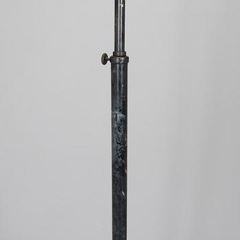 Paavo Tynell, golvlampa / ateljélampa, beställningsarbete, Taito 1933.