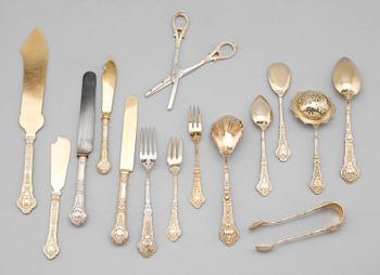BESTICK, 234 delar förgyllt silver 800, samt BESTICKSCHATULL, Tyskland, 1800-talets andra hälft. Totala vikt ca 10100 g.