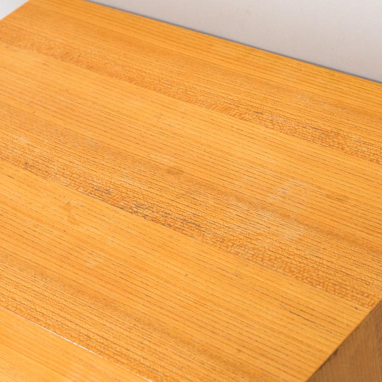 Alvar Aalto, konsoli, malli 114B,  O.Y. Huonekalu-ja Rakennustyötehdas A.B. 1900-puoliväli.
