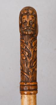 VANDRINGSSTAV OCH TVÅ KÄPPAR, trä, 1800-tal.