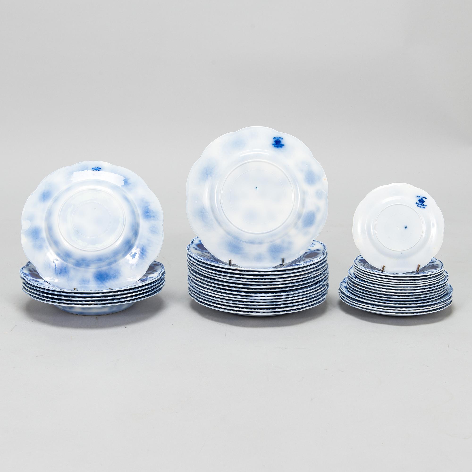 Matservis, 59 delar, flintgods, "Holland", Flow Blue, Johnson Brothers, 1900-talets första hälft.