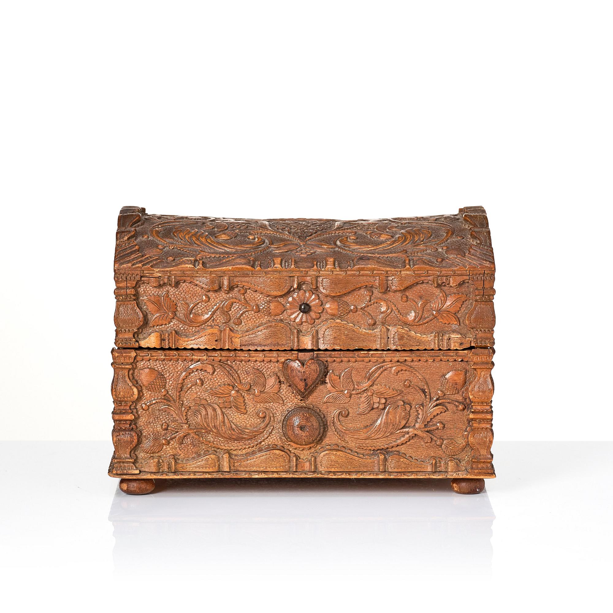 Bröllopsskrin, snidat trä, daterat 1725, barock,