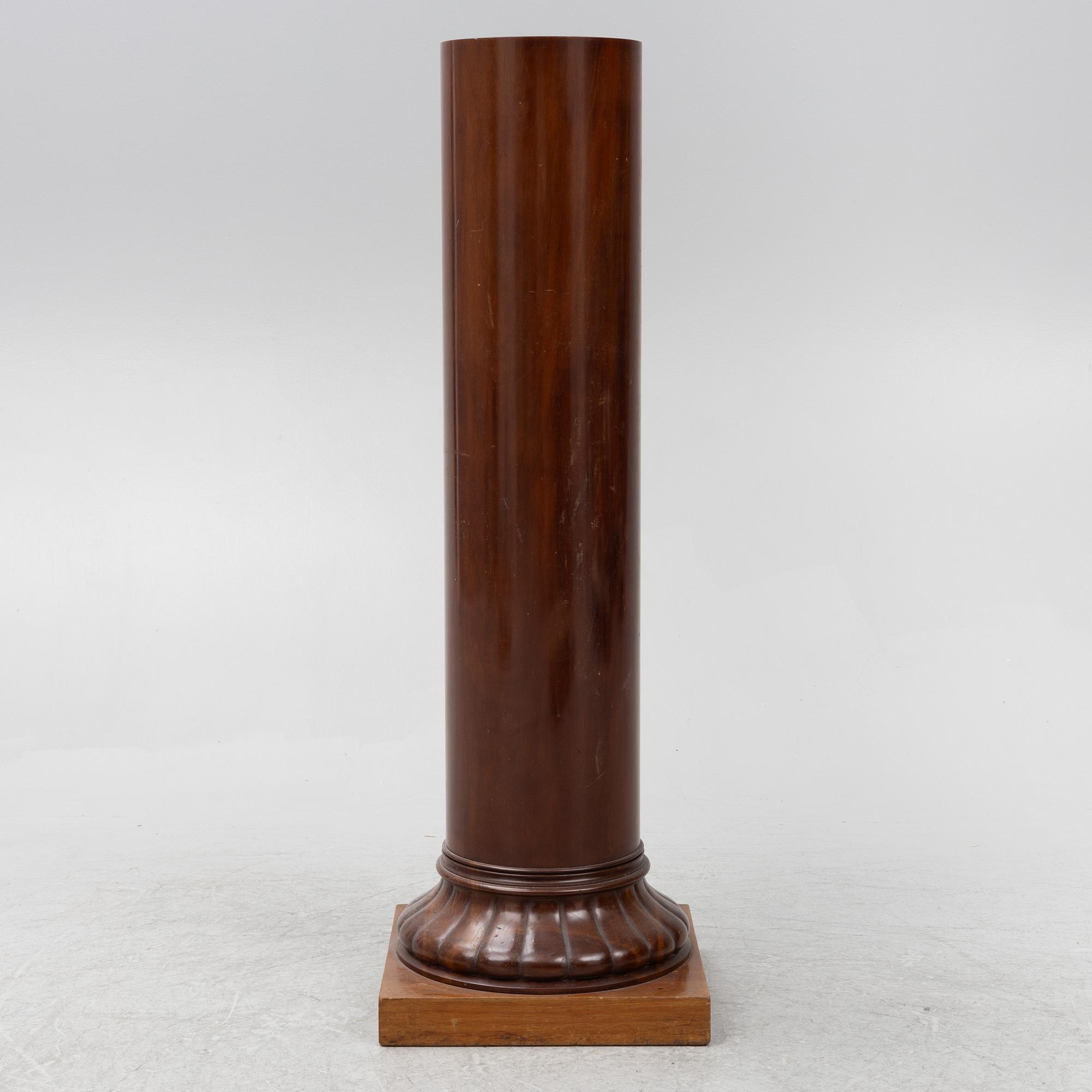 Pedestal, column-shaped, first half of the 20th Century.