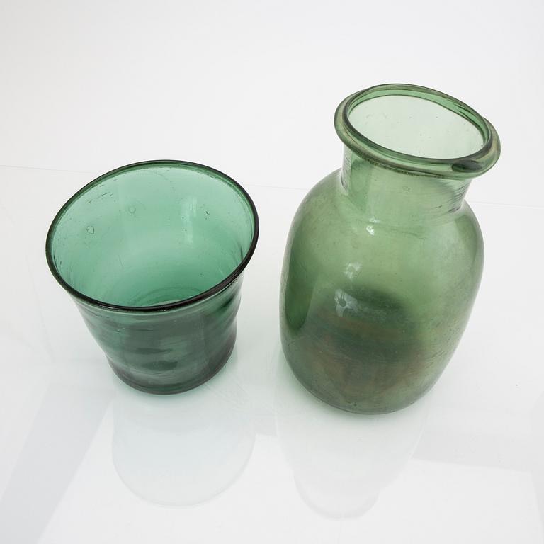Skål och flaska 1800-tal glas.