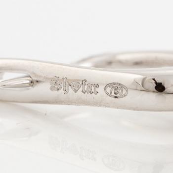 Earrings 18K white gold with cultured baroque freshwater pearls and brilliant-cut diamonds.