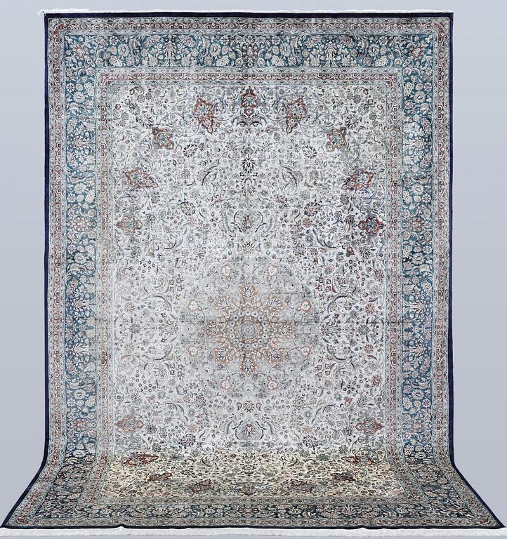 Matta, orientalisk, silke, ca 305 x 202 cm.