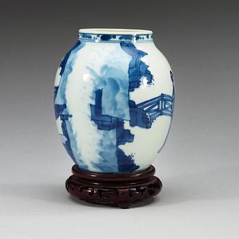 KRUKA, porslin. Qing dynastin, Kangxi (1662-1722).