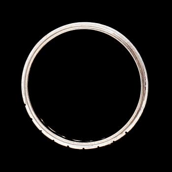 RING, 18 k vitguld, 1963, med 6 små briljanter. Tot vikt ca 3 g.