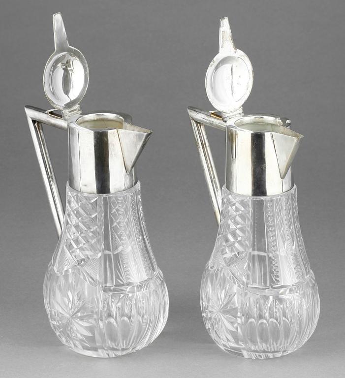 KANNOR, ett par, glas och nysilver, GAB, 1900-talets början.