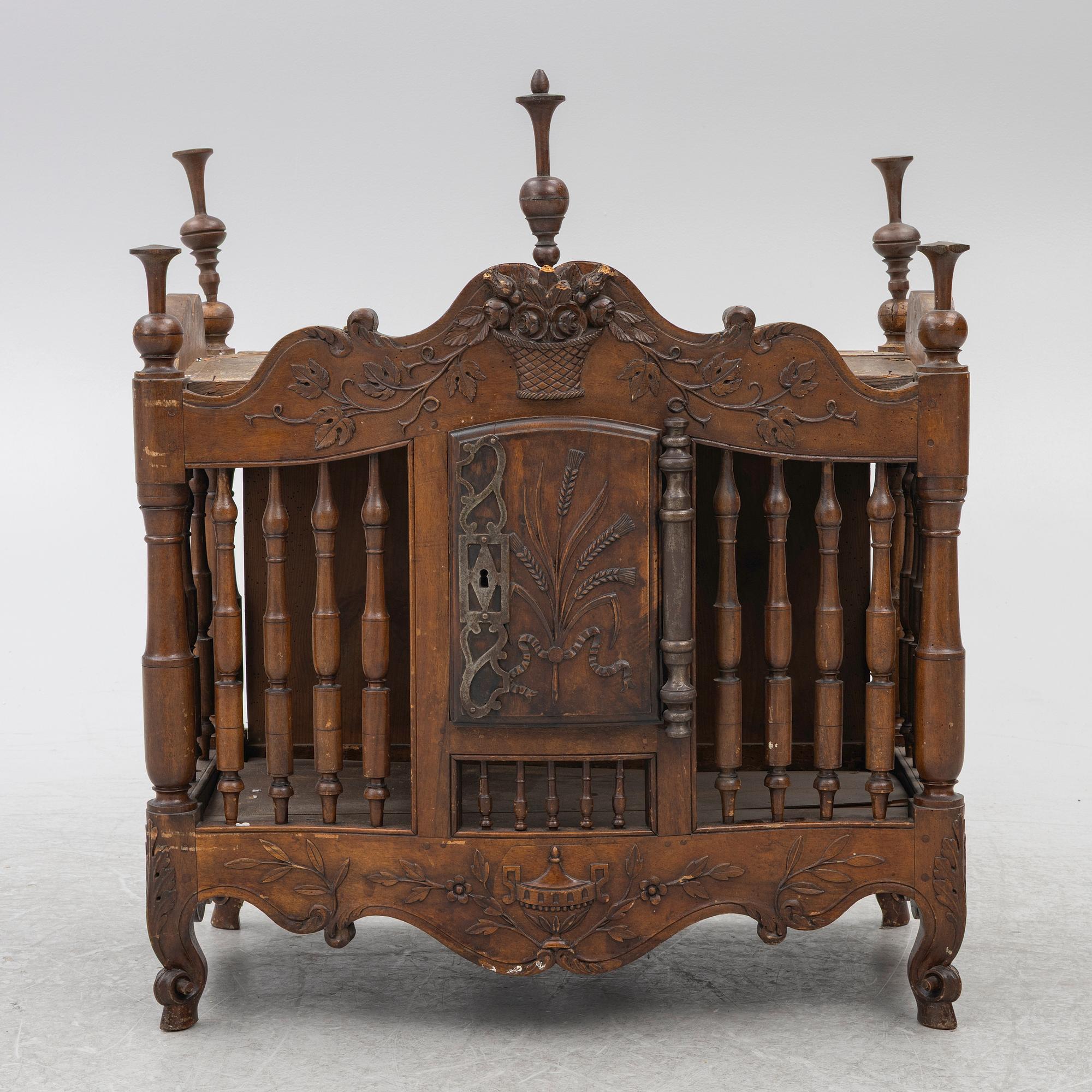 A bread rack, France, 18th/19th century.
