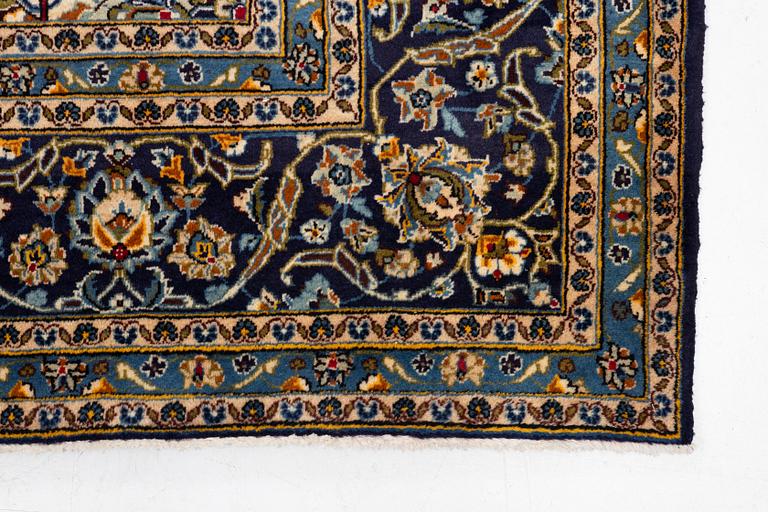 Matta, Keshan, ca 387 x 291 cm.