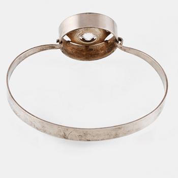 ARMRING, silver med fasettslipad bergkristall, Turku, Finland, 1970. Vikt 14,8 gram.
