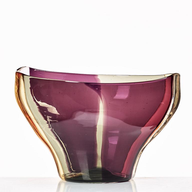 Fulvio Bianconi, an oval "A Spicchi" bowl, Venini, Murano, Italy 1950-60's.